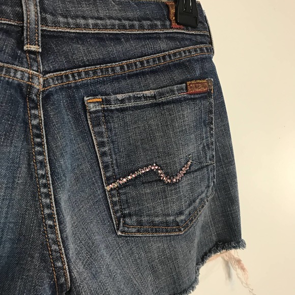 7 For All Mankind Upcycled Cutoff Denim Shorts Medium Wash Embellished Sz 28 - Picture 4 of 12
